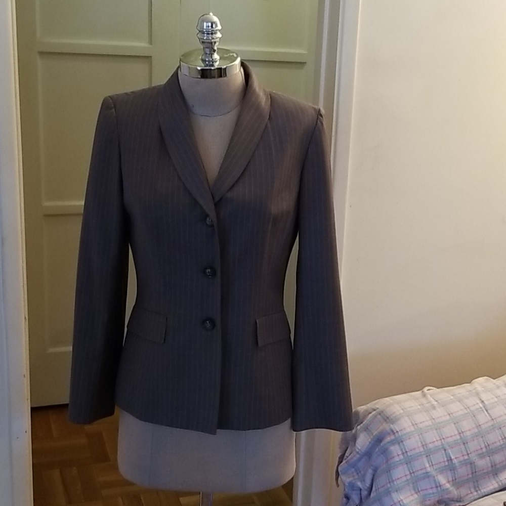Le Suit Gray Pinstripe Women's Pantsuit Jacket size 8